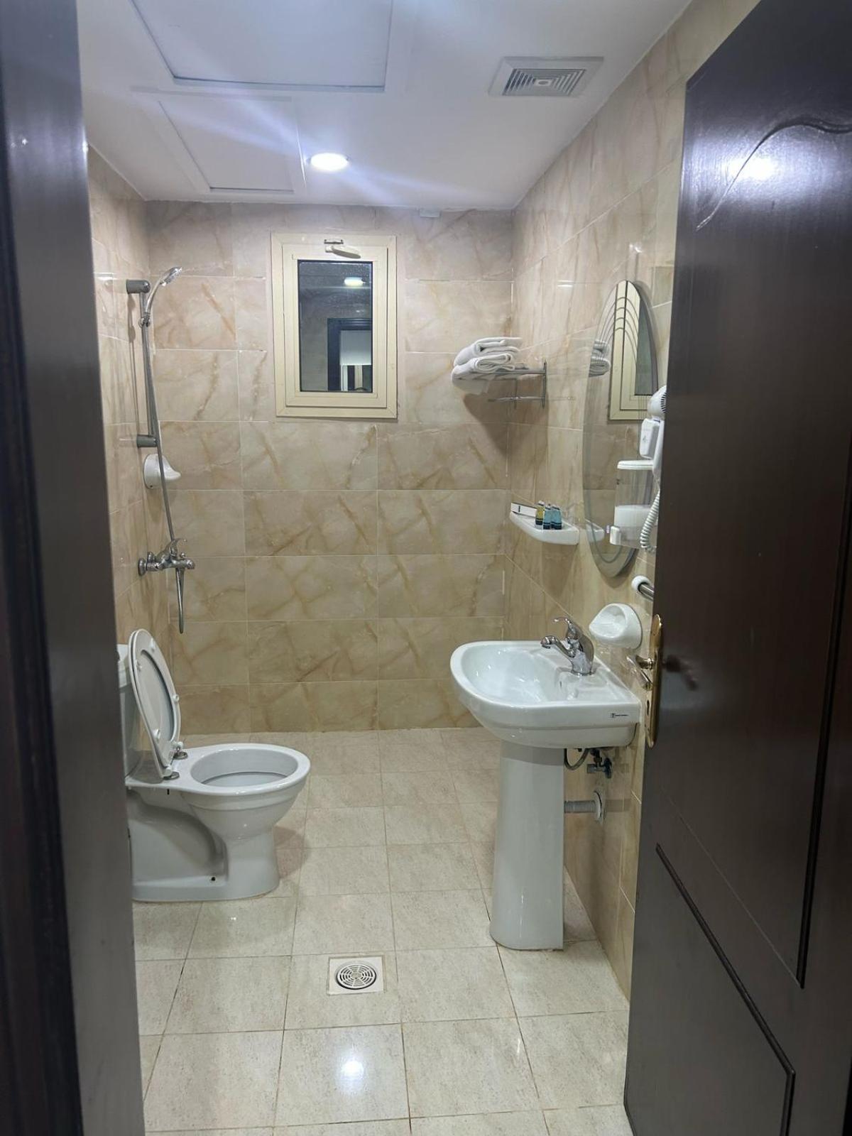 الجوهرة الاولى للشقق المخدومة Appart hôtel Djeddah
